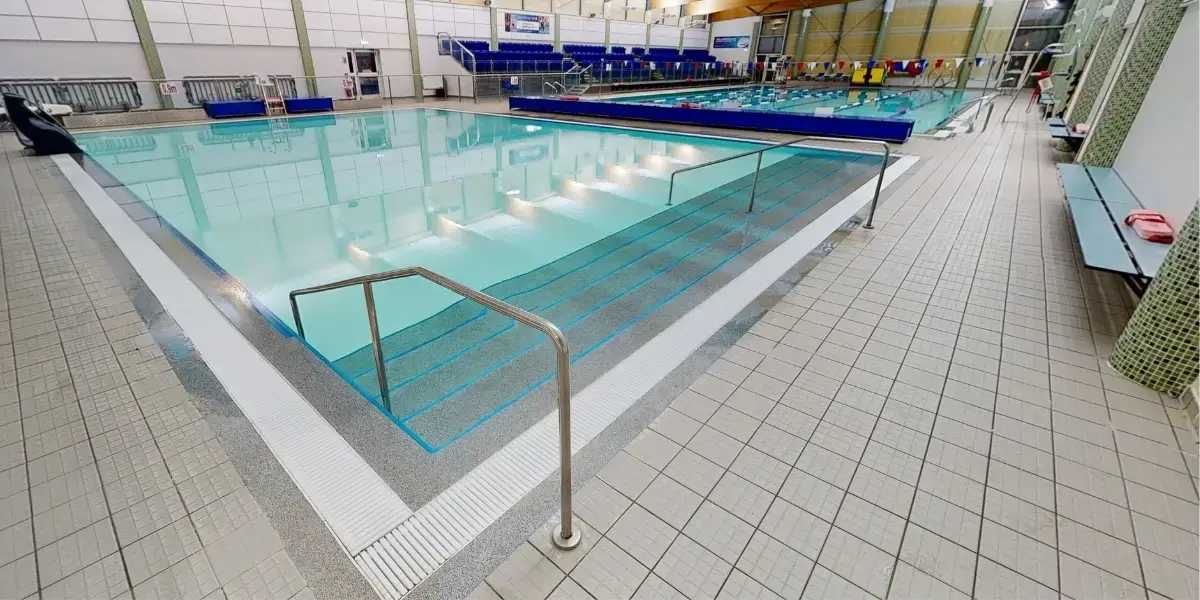 Swimming teaching pool