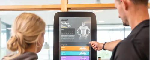 Customer using EGYM to find there BioAge